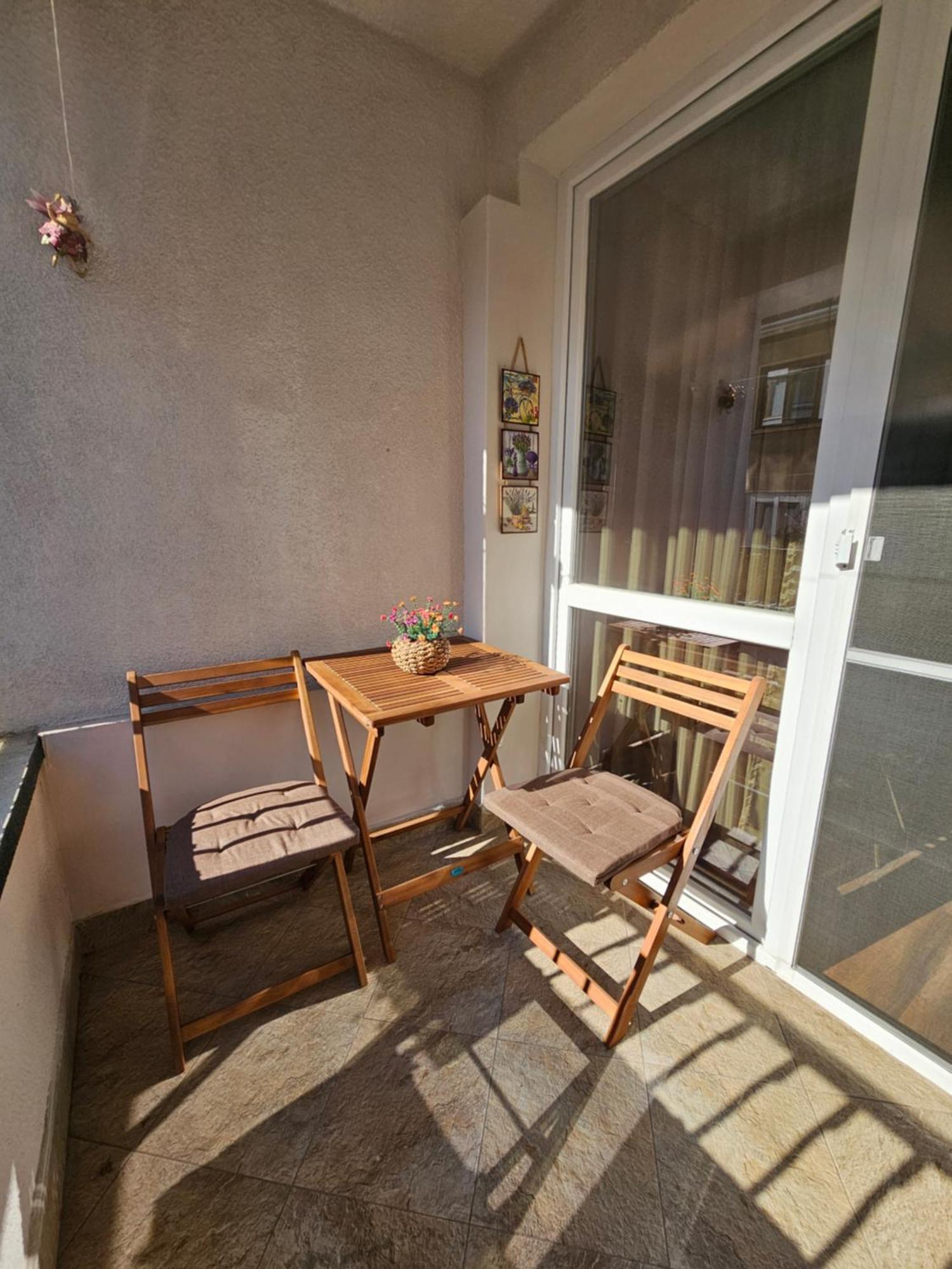 Bright Inn - Holiday & Business Apartment Sofia Esterno foto