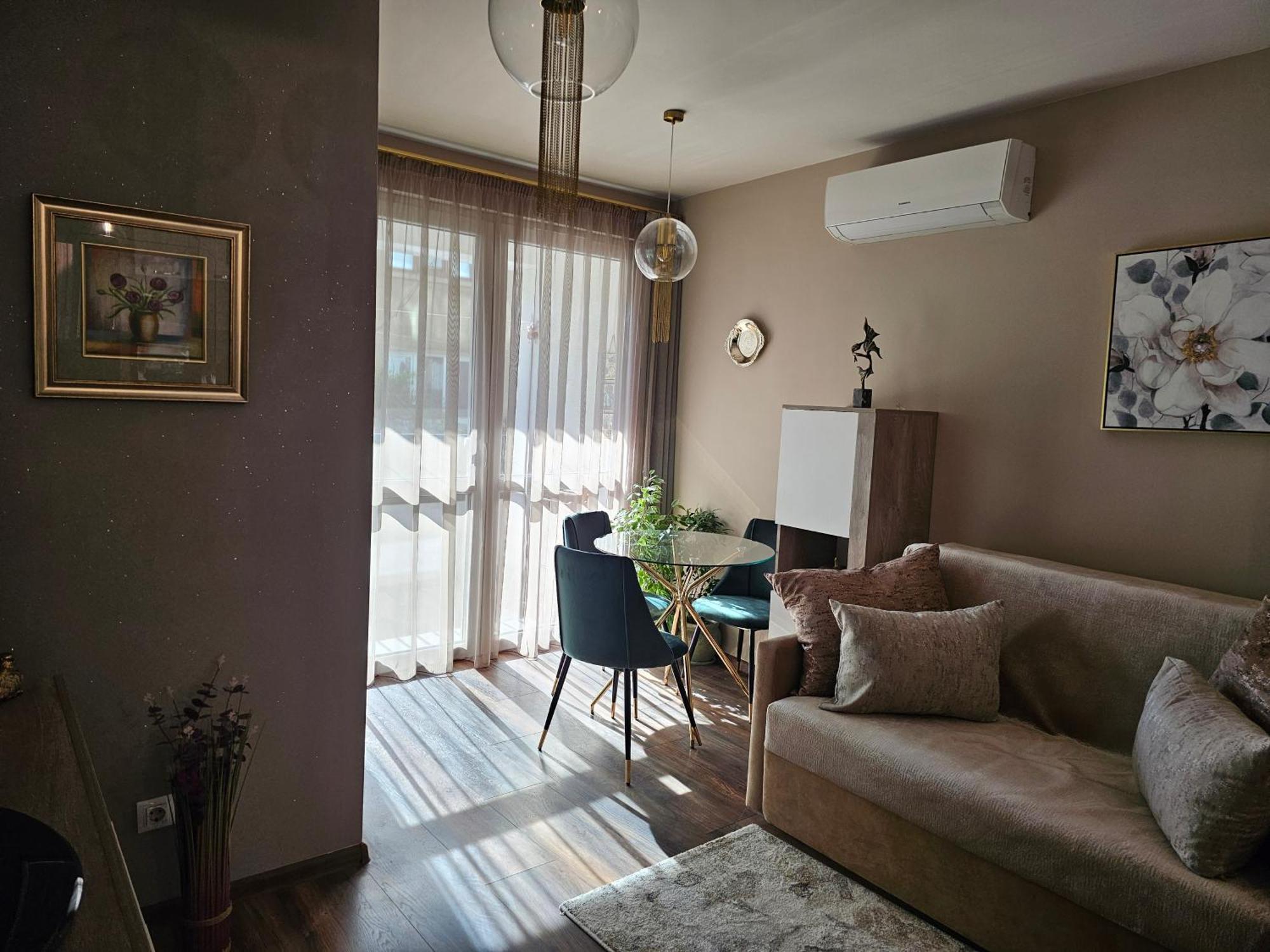 Bright Inn - Holiday & Business Apartment Sofia Esterno foto