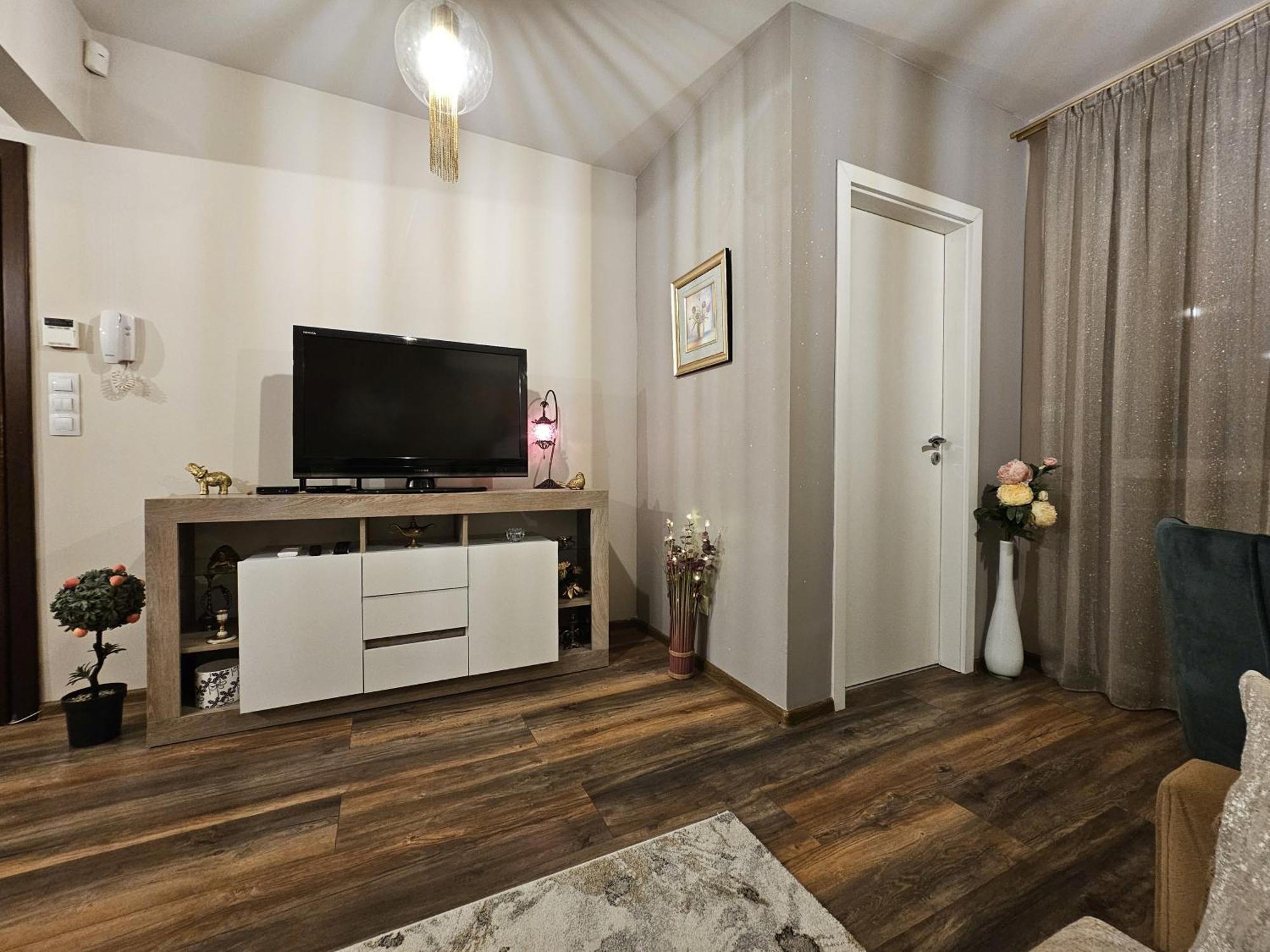 Bright Inn - Holiday & Business Apartment Sofia Esterno foto